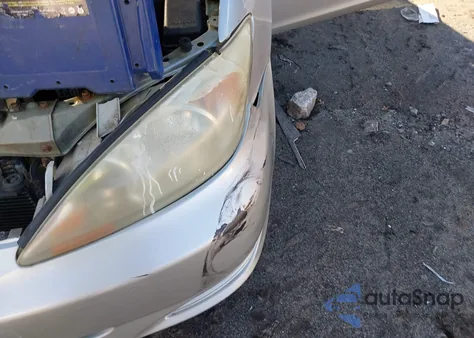 2004 Toyota Camry Le z USA, uszkodzony, nr VIN 4T1BE32K44U358285